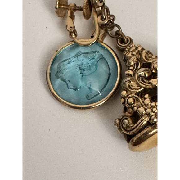 Vintage Accessocraft NYC Blue Cameo Dangle Earrings Goldtone Screwback Signed - Picture 9 of 12